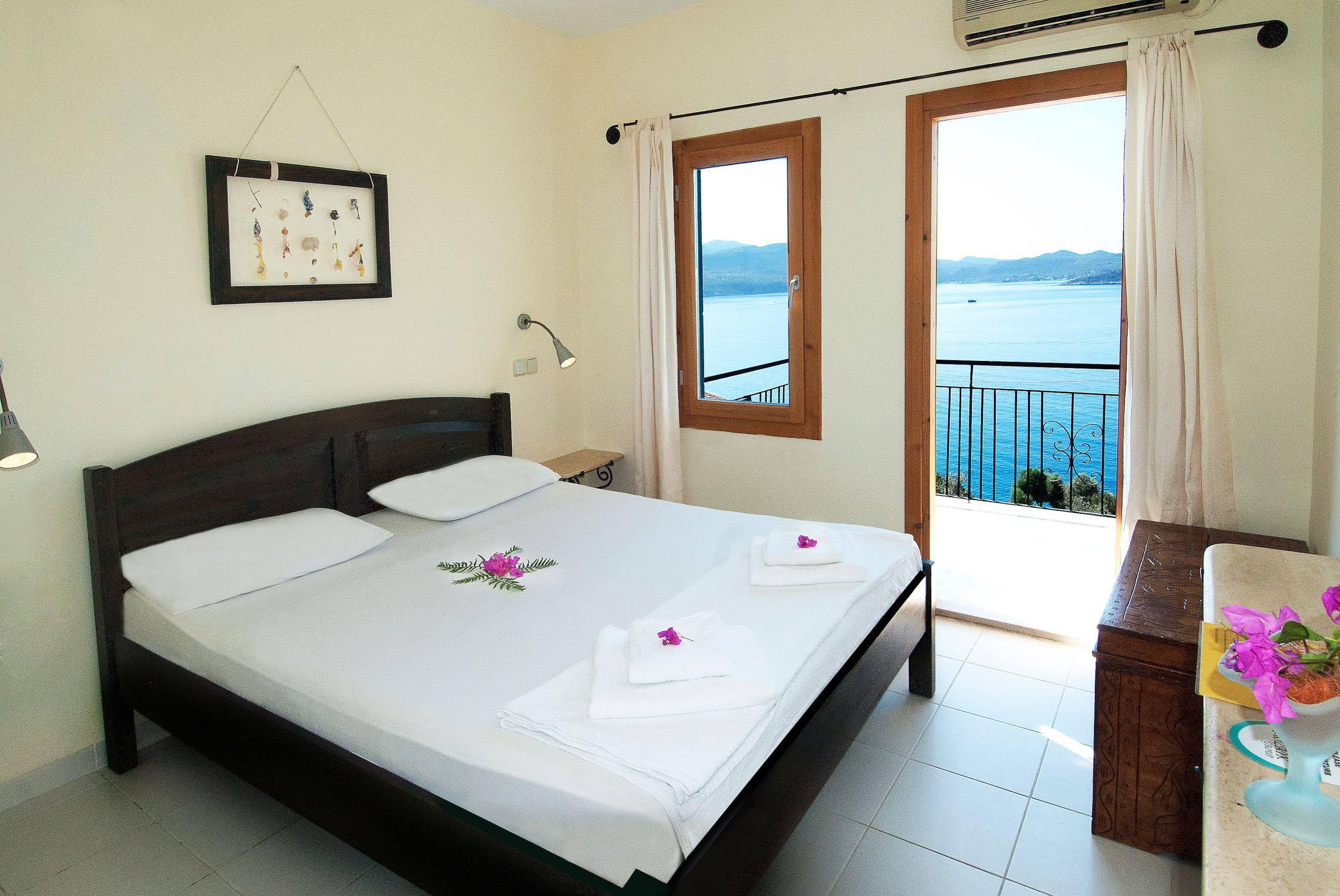 Kale Hotel Kas Bagian luar foto